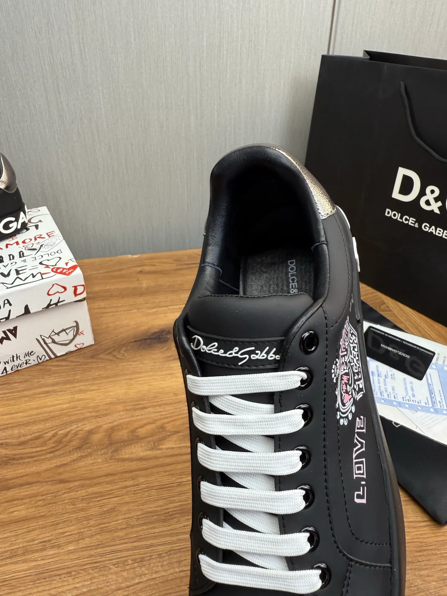 Men's men's shoes💰480💰Dolce & gabbana (DG) official website synchronized new models💥1:1 shipment☑️Fashion hot models: 1 exclusive mold opening✅Imported cowhide for the upper, unique brand style logo upper💥Sheepskin foot pads🐑Original private mold outsole✔️36-44 (38.45 custom-made, non-refundable)